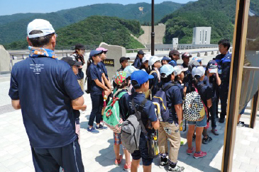 五ケ山ダム見学の様子